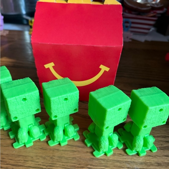 Minecraft Creeper Green Block Character Toy 7-Piece Set - Picture 8 of 9